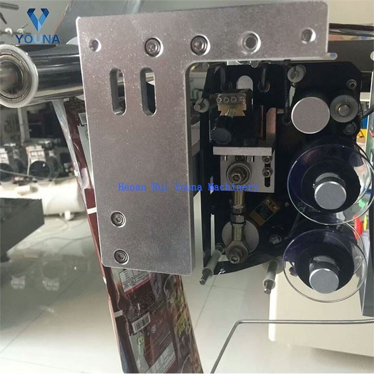 automatic seasoning packing machine (5)